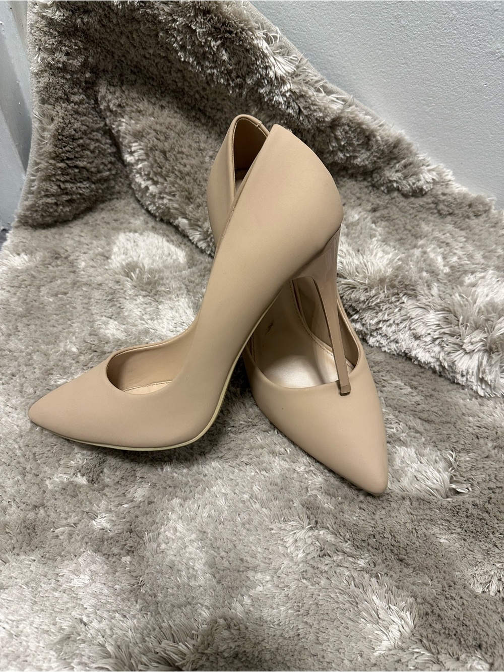 Classic Pointed Toe Stiletto Pumps in Nude